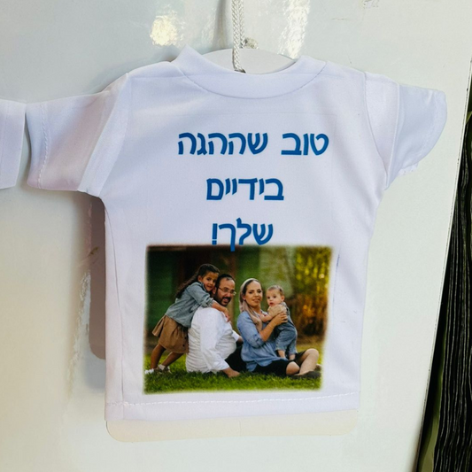 חולצה לתלייה ברכב